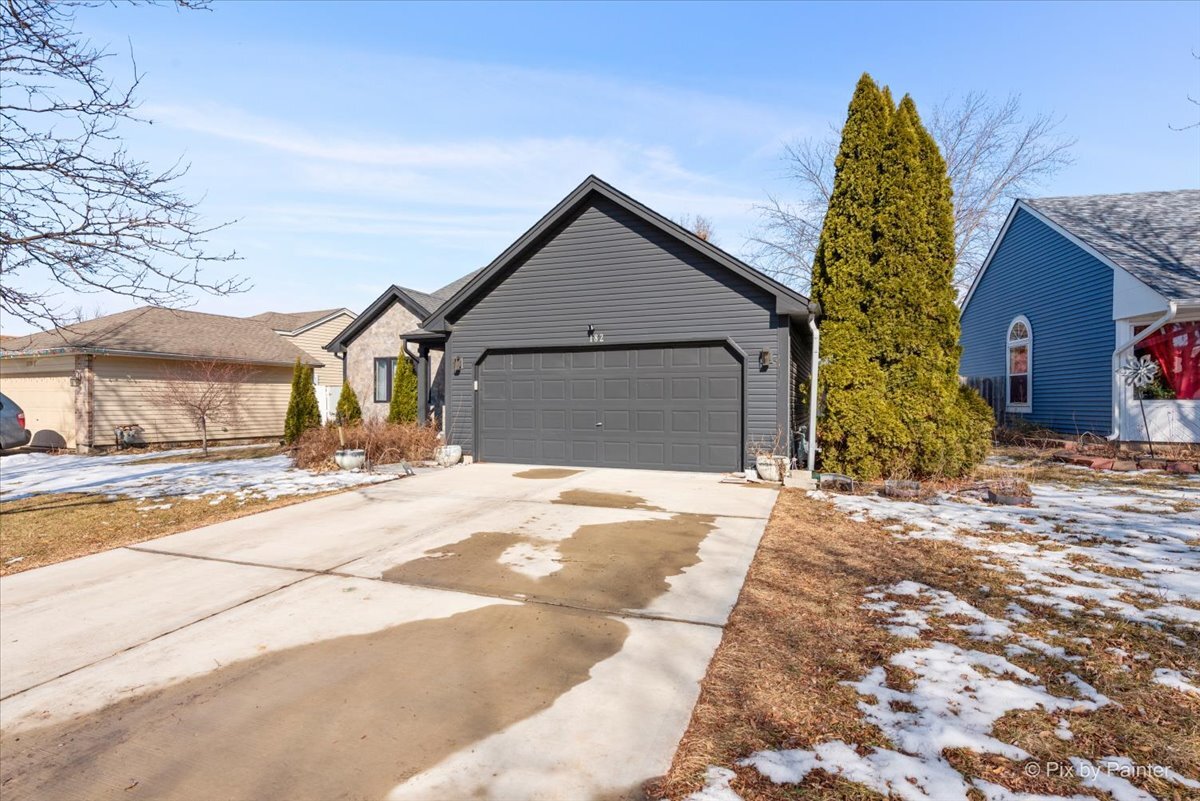 1182 Concord Dr Elgin, IL 60120