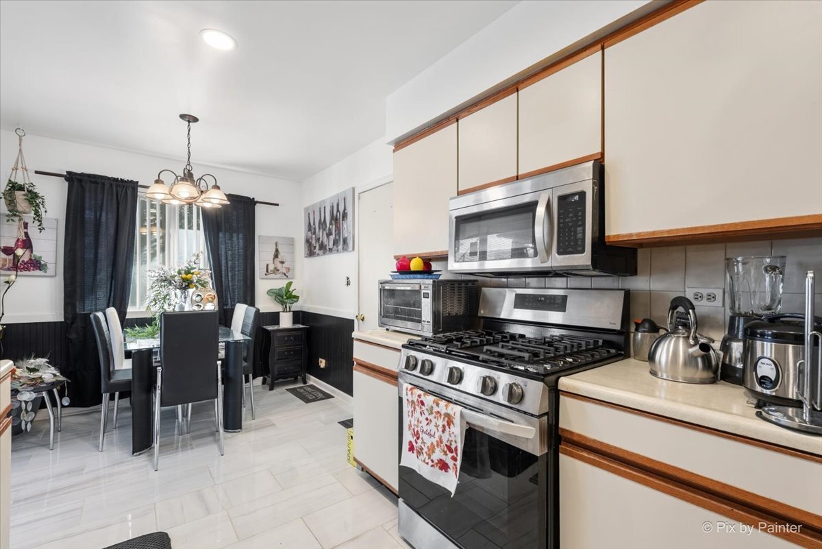 1182 Concord Dr Elgin, IL 60120