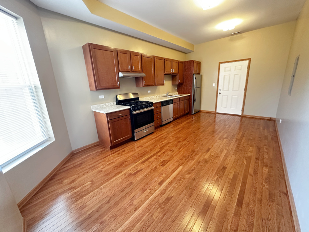 639 W Garfield Blvd #3 Chicago, IL 60621