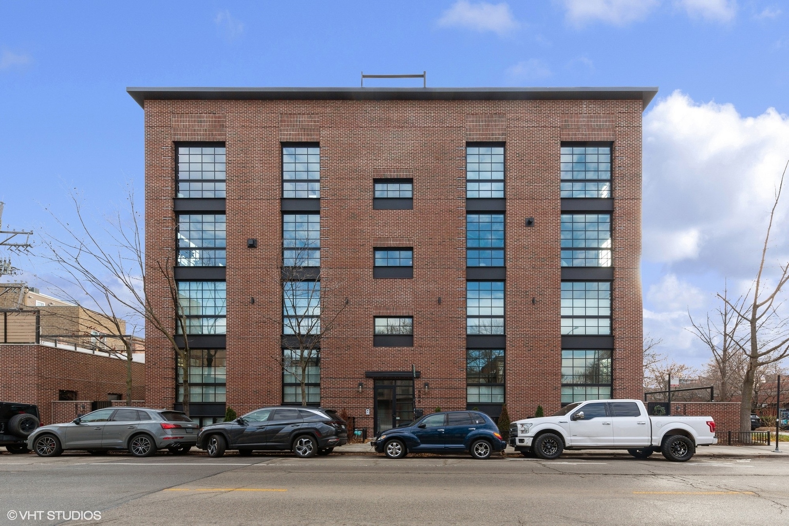 555 W Armitage Ave #2W