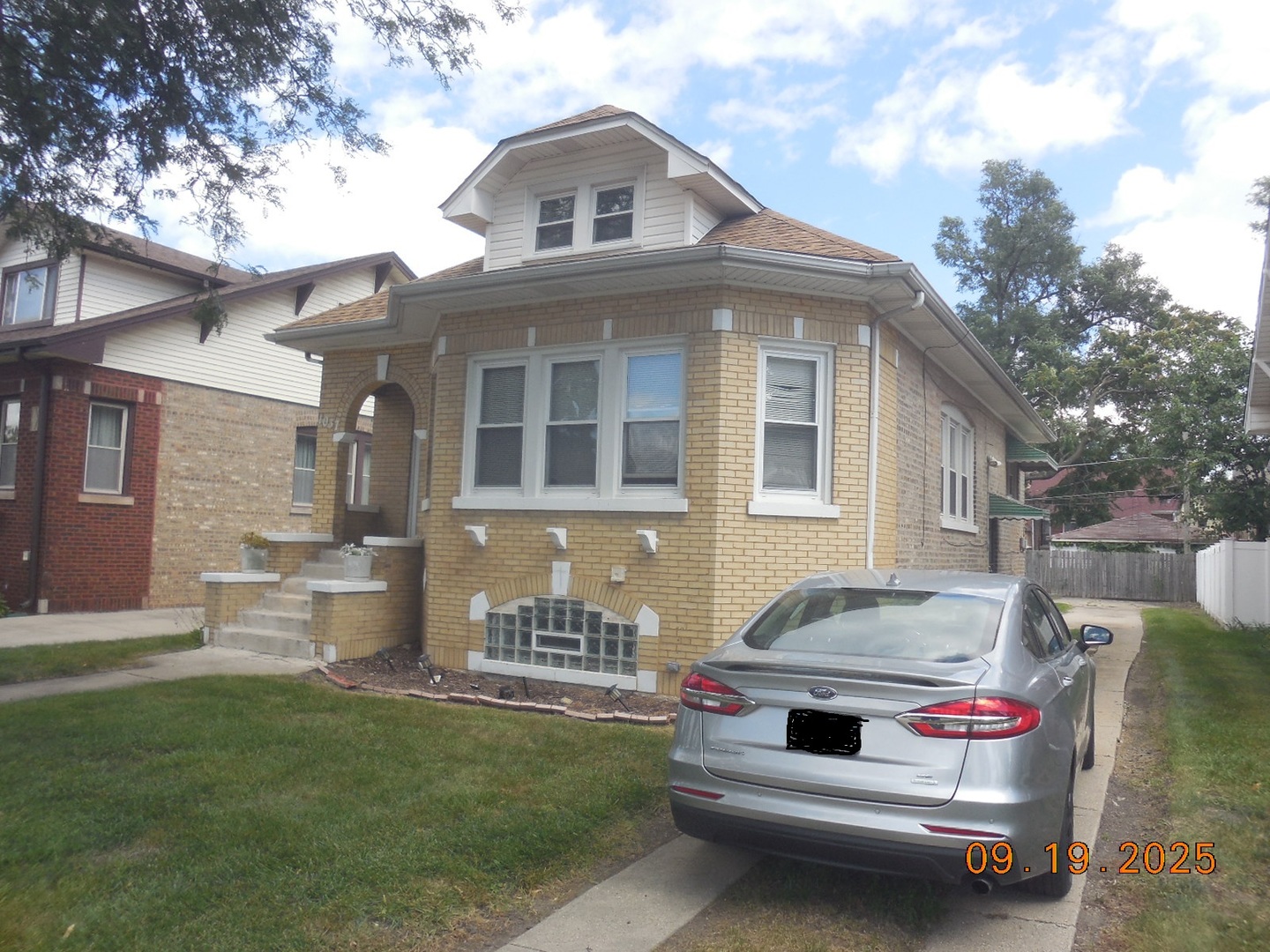 1037 24th Ave Bellwood, IL 60104