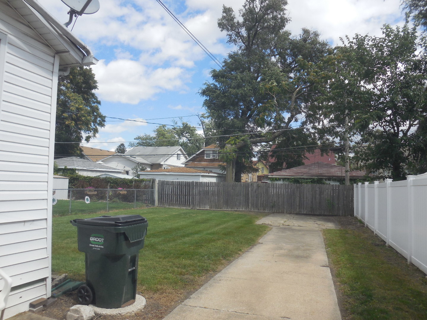 1037 24th Ave Bellwood, IL 60104