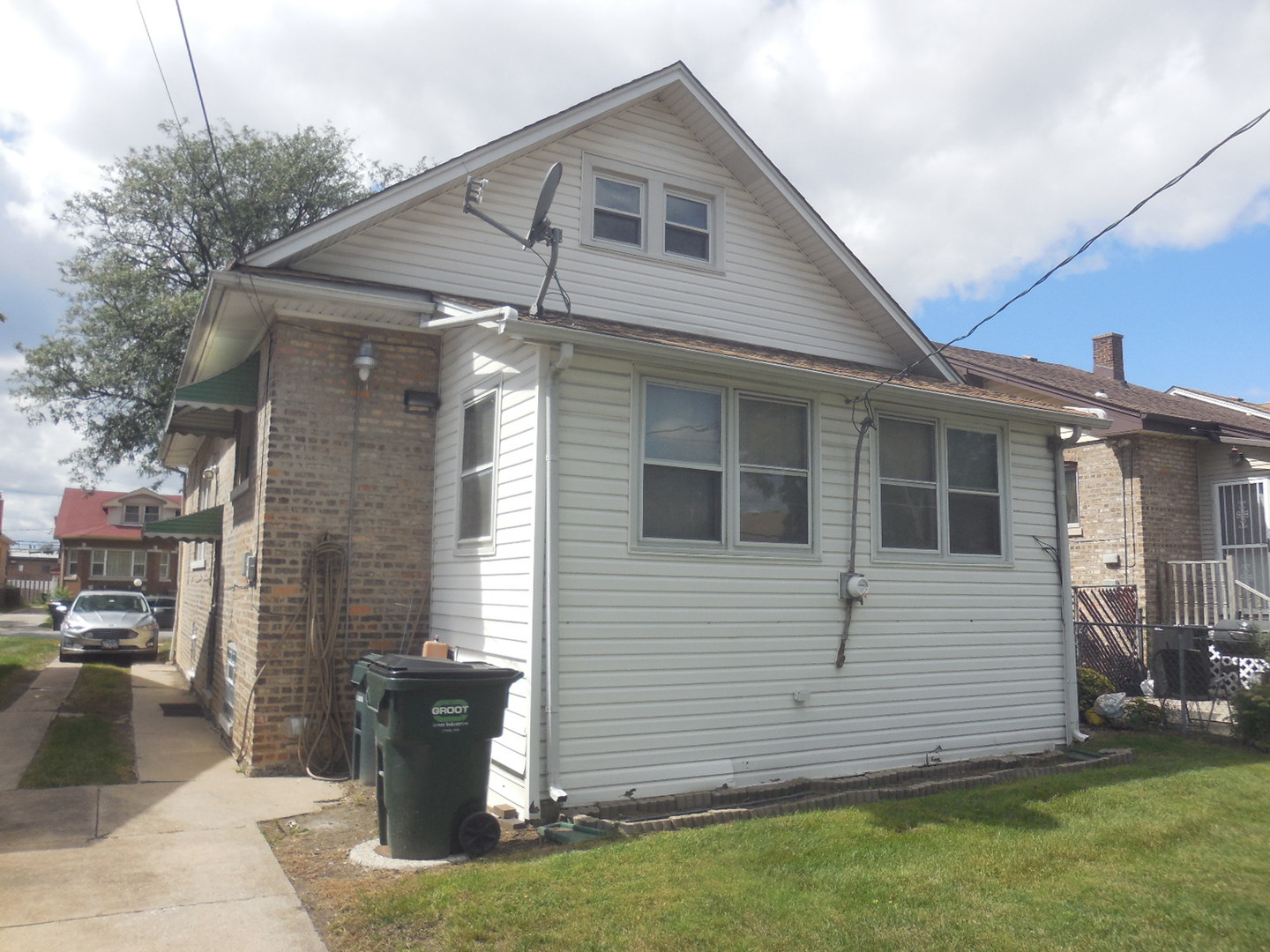 1037 24th Ave Bellwood, IL 60104