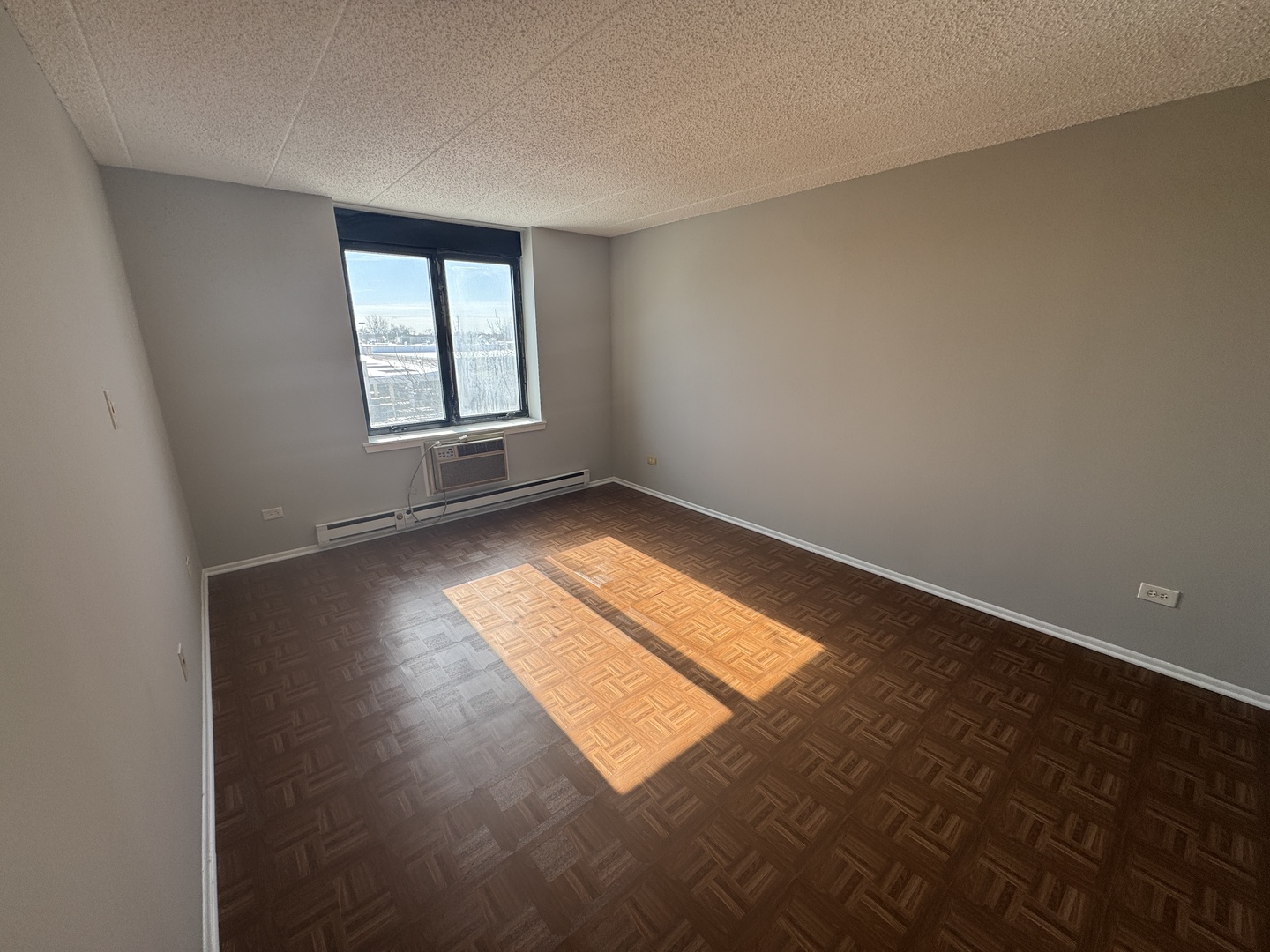 9128 W Ter Dr #3M Niles, IL 60714