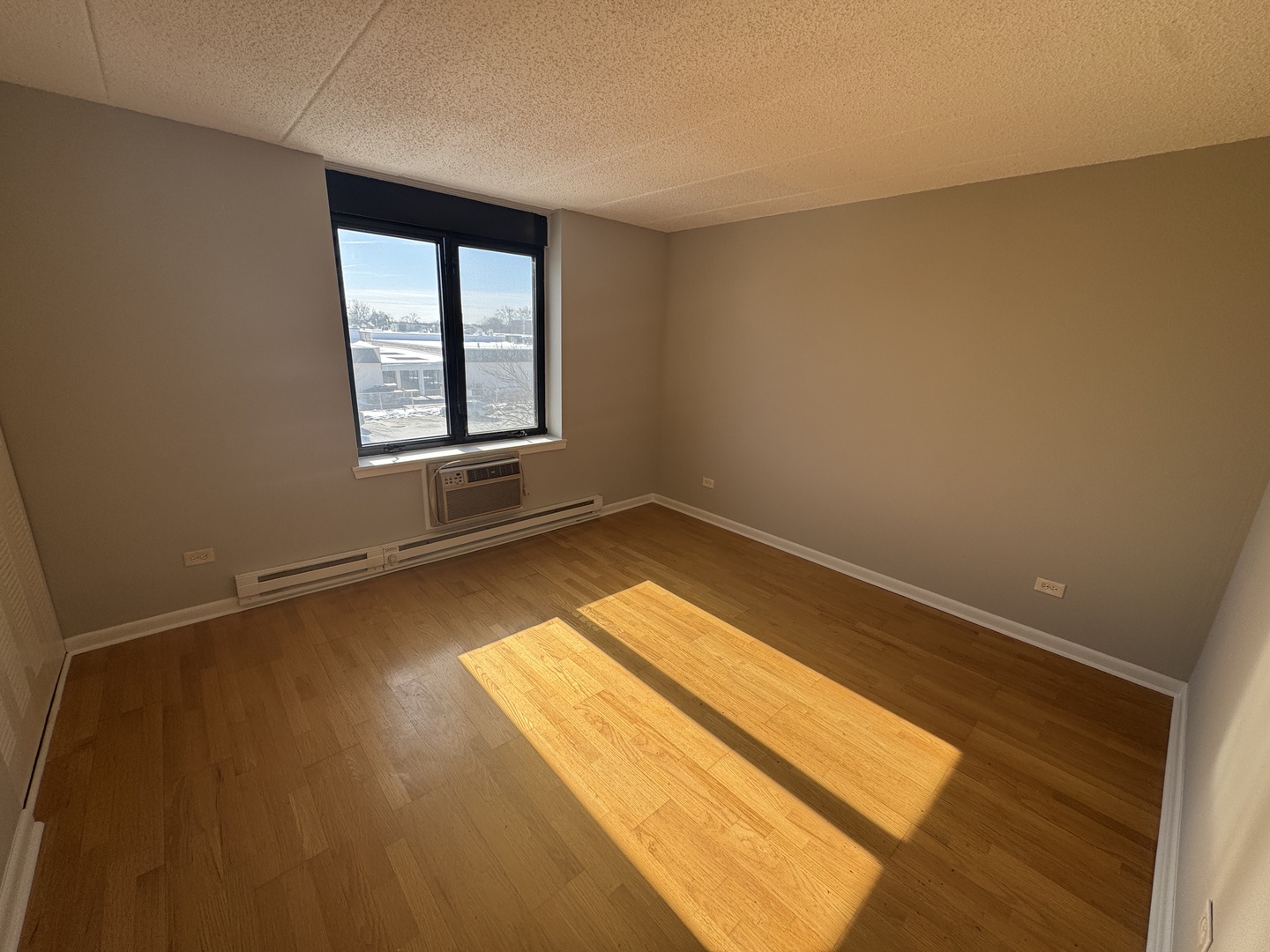 9128 W Ter Dr #3M Niles, IL 60714