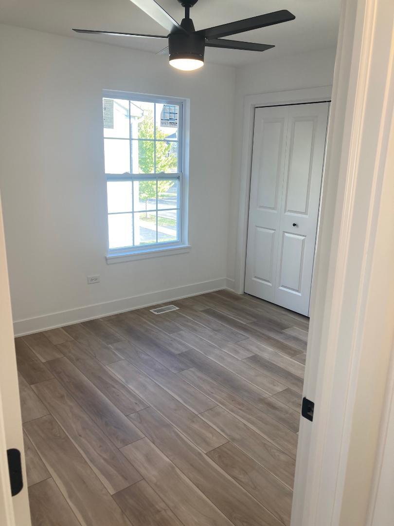 933 Saddle Rdg Dr Joliet, IL 60432