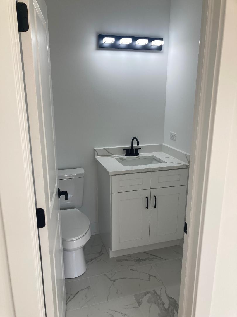 933 Saddle Rdg Dr Joliet, IL 60432