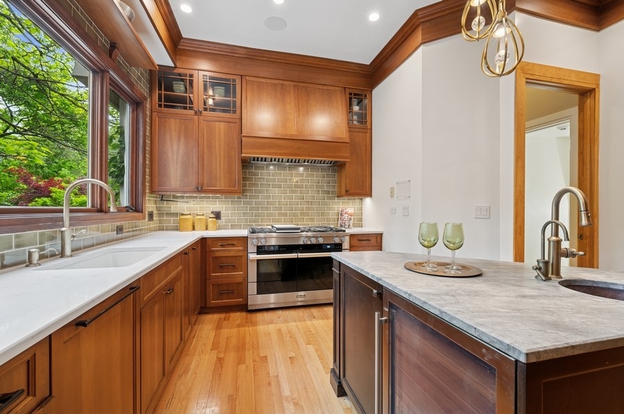 1335 Asbury Ave Evanston, IL 60201