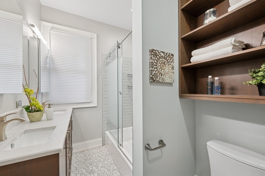 1335 Asbury Ave Evanston, IL 60201