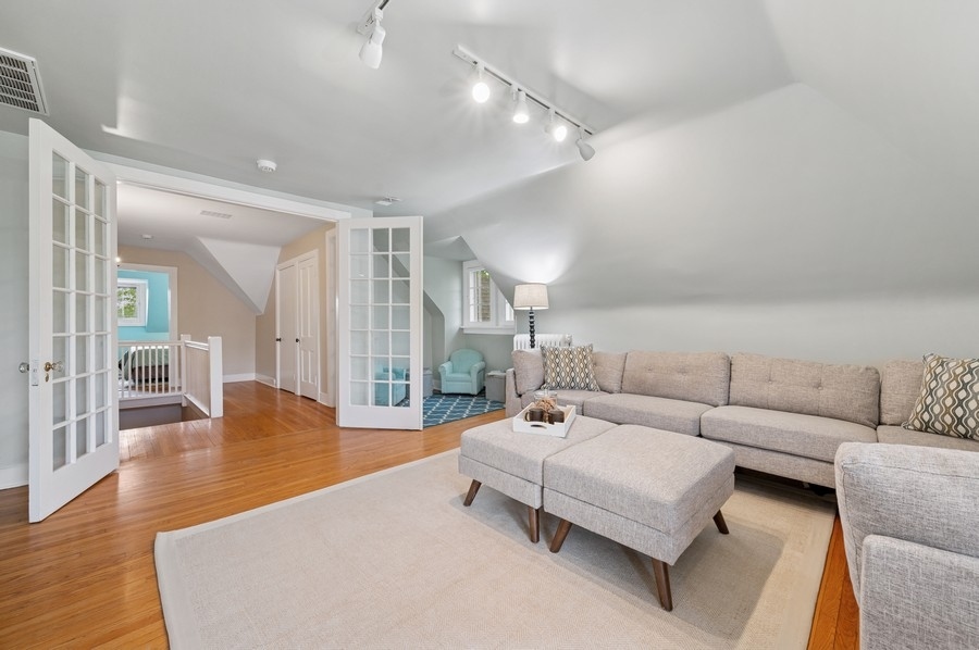 1335 Asbury Ave Evanston, IL 60201