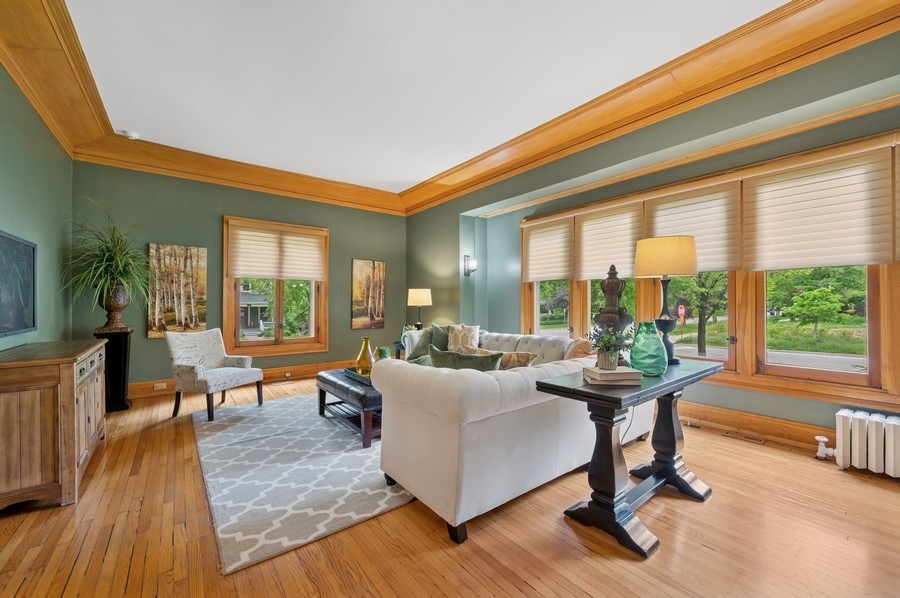 1335 Asbury Ave Evanston, IL 60201