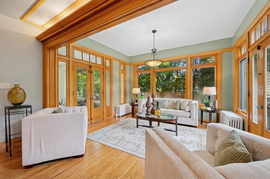 1335 Asbury Ave Evanston, IL 60201