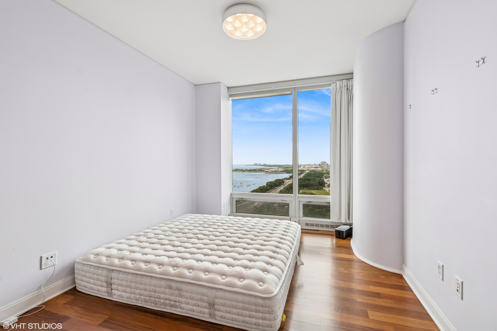 340 E Randolph St #2103 Chicago, IL 60601