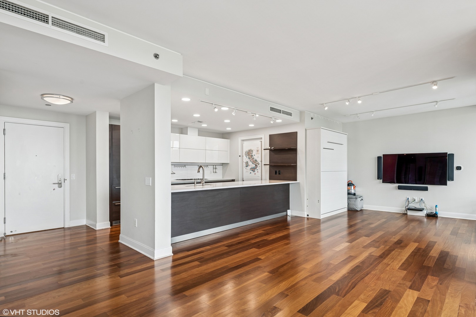 340 E Randolph St #2103 Chicago, IL 60601