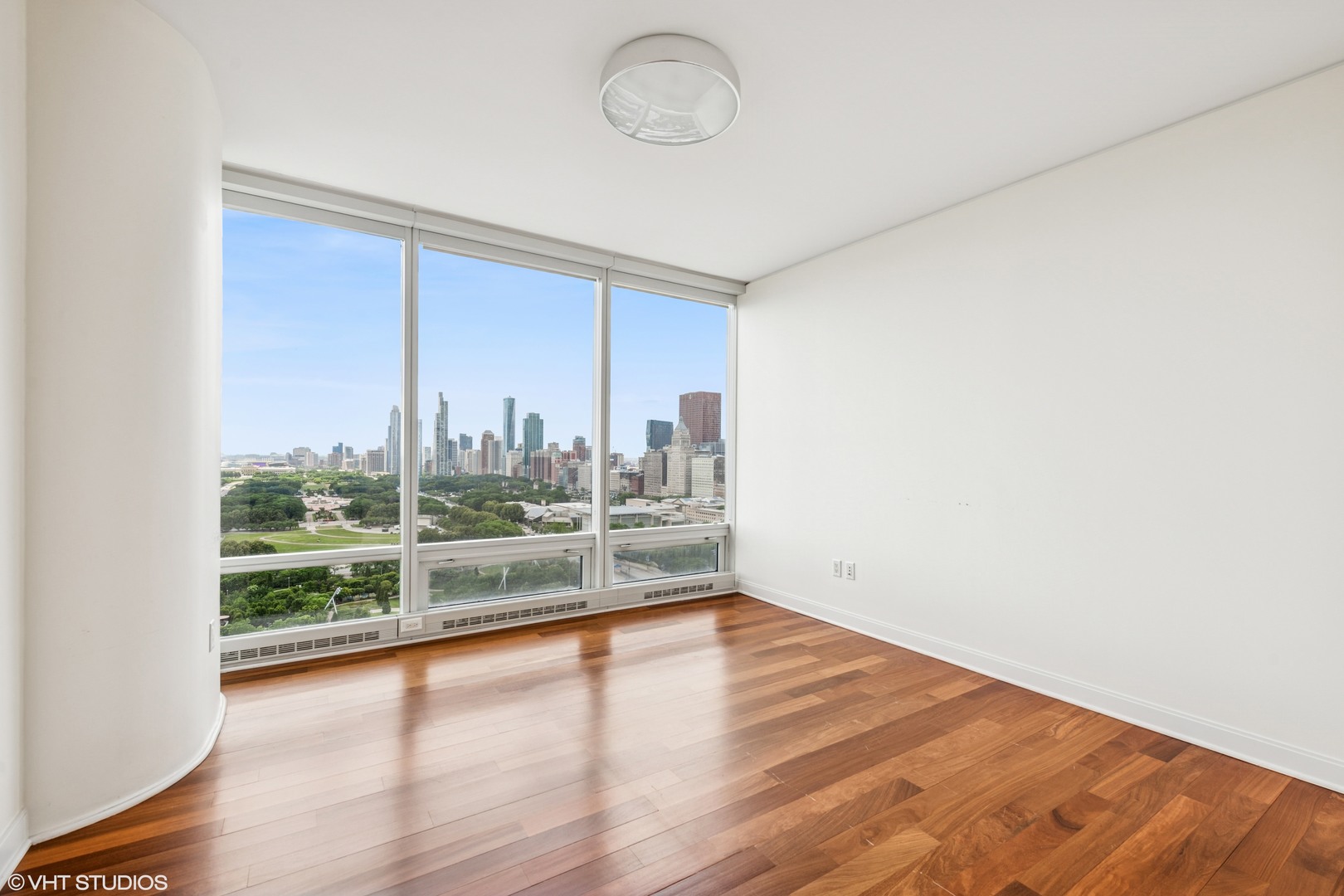 340 E Randolph St #2103 Chicago, IL 60601