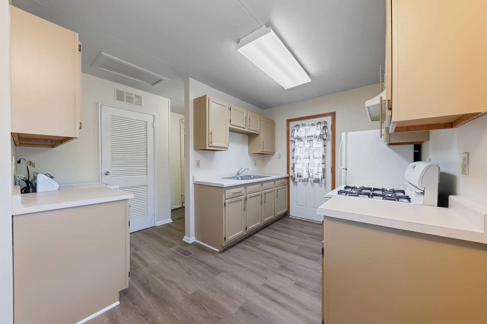 305 Saint Jude Ave Joliet, IL 60436