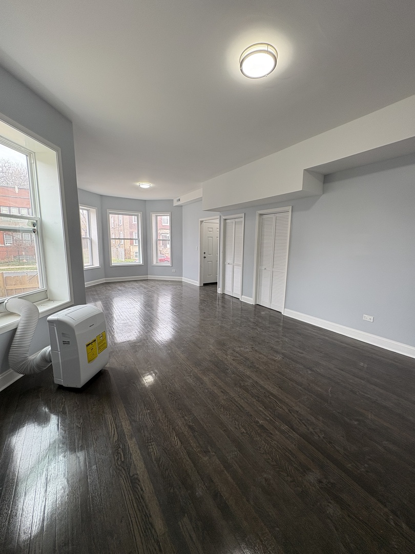 6433 S Vernon Ave #1 Chicago, IL 60637