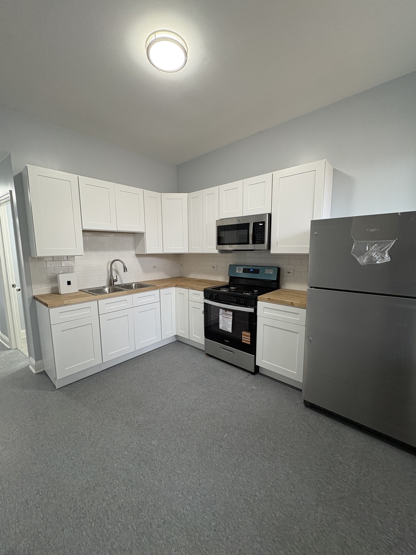 6433 S Vernon Ave #1 Chicago, IL 60637