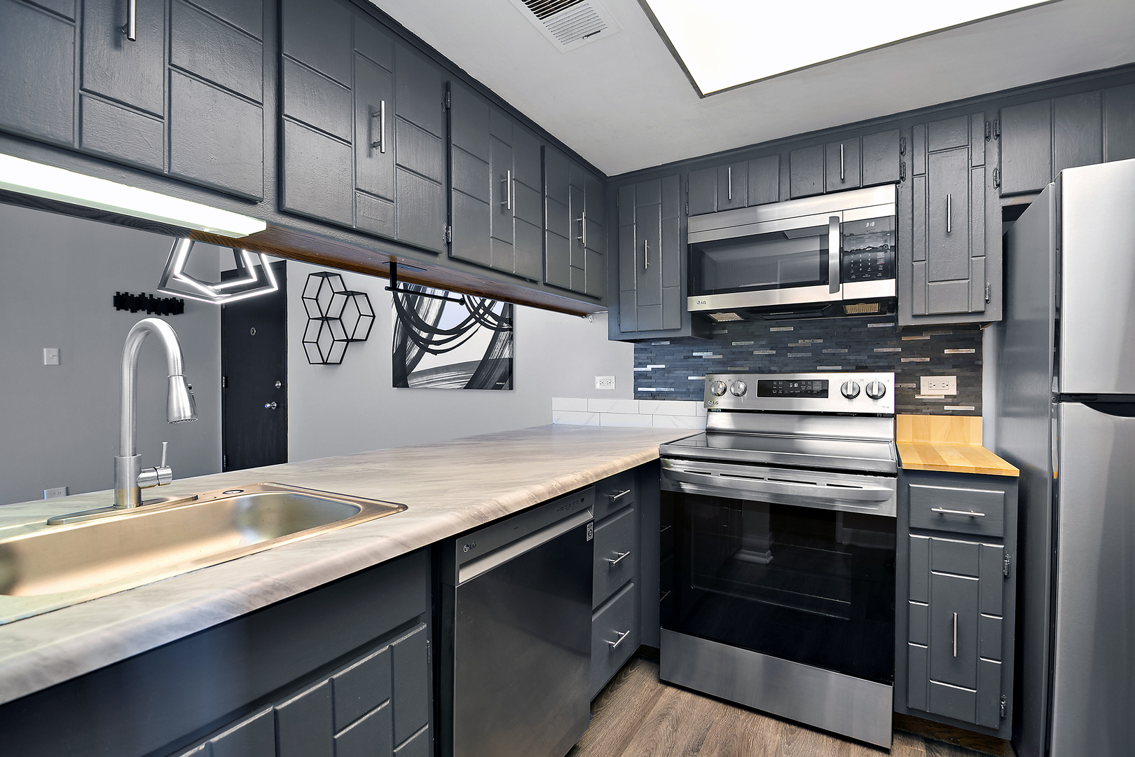 820 Elder Rd #C-412 Homewood, IL 60430