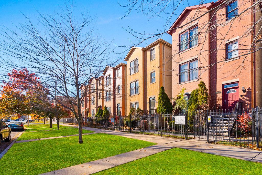 5848 S Prairie Ave #G Chicago, IL 60637