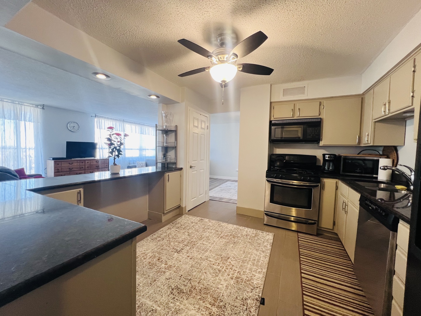 8809 Golf Rd #7H Niles, IL 60714