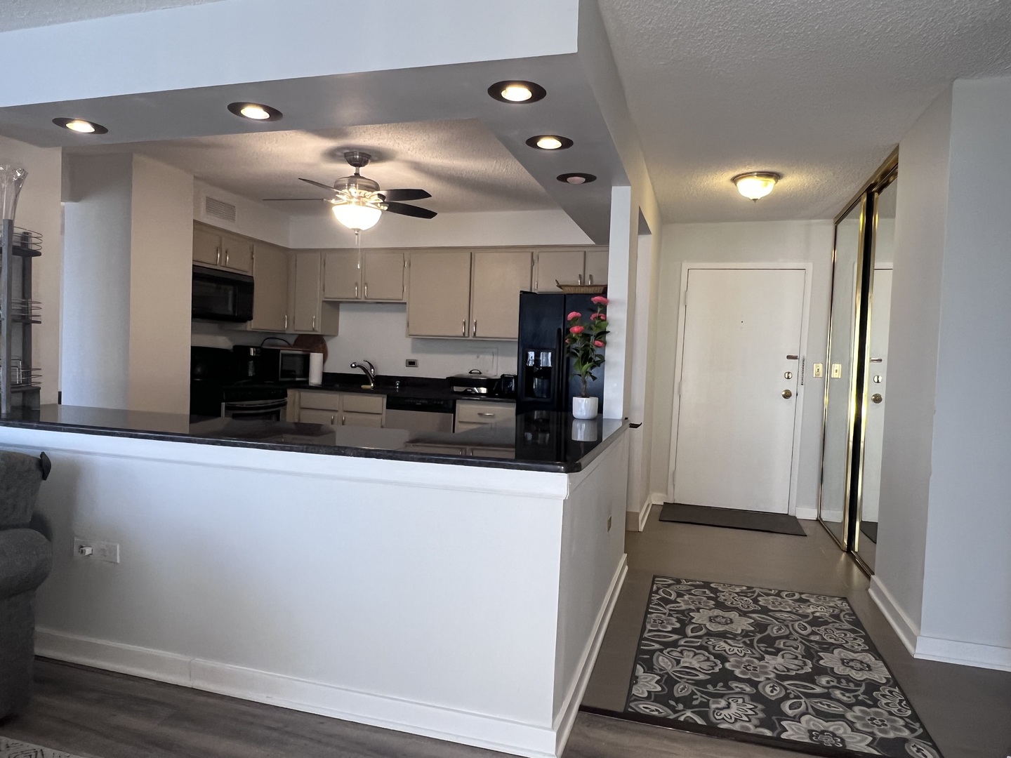 8809 Golf Rd #7H Niles, IL 60714