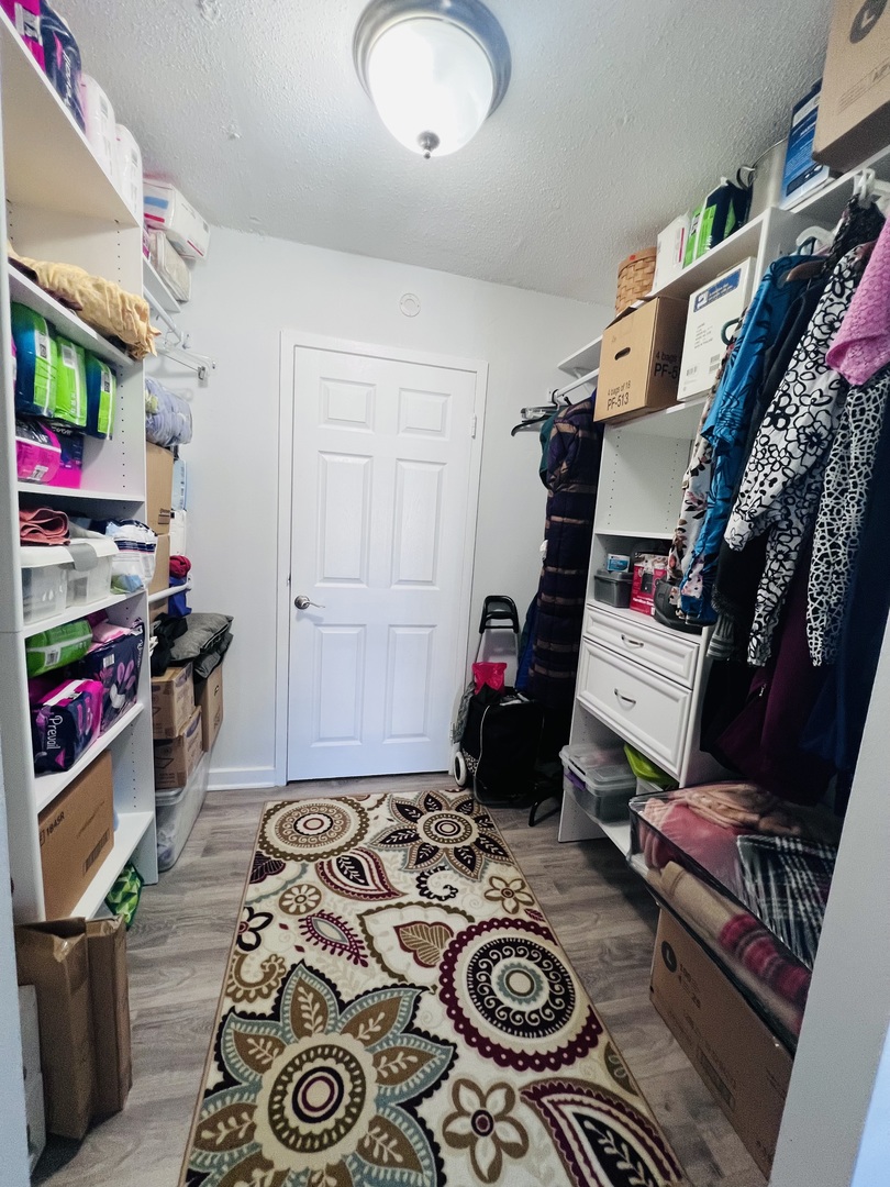 8809 Golf Rd #7H Niles, IL 60714