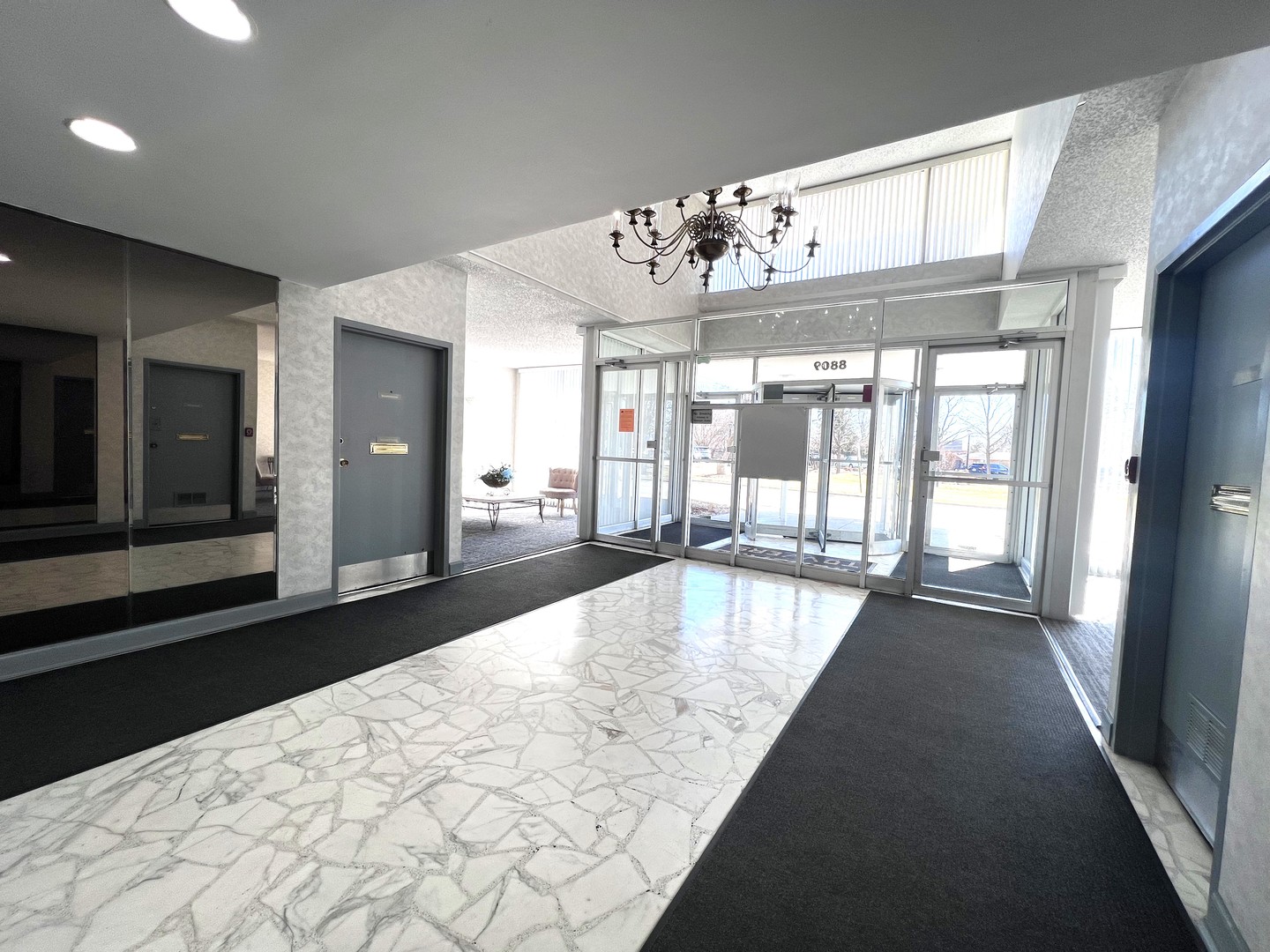 8809 Golf Rd #7H Niles, IL 60714