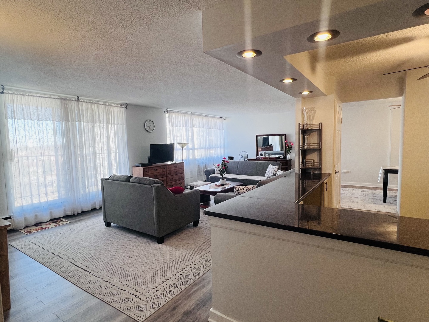 8809 Golf Rd #7H Niles, IL 60714