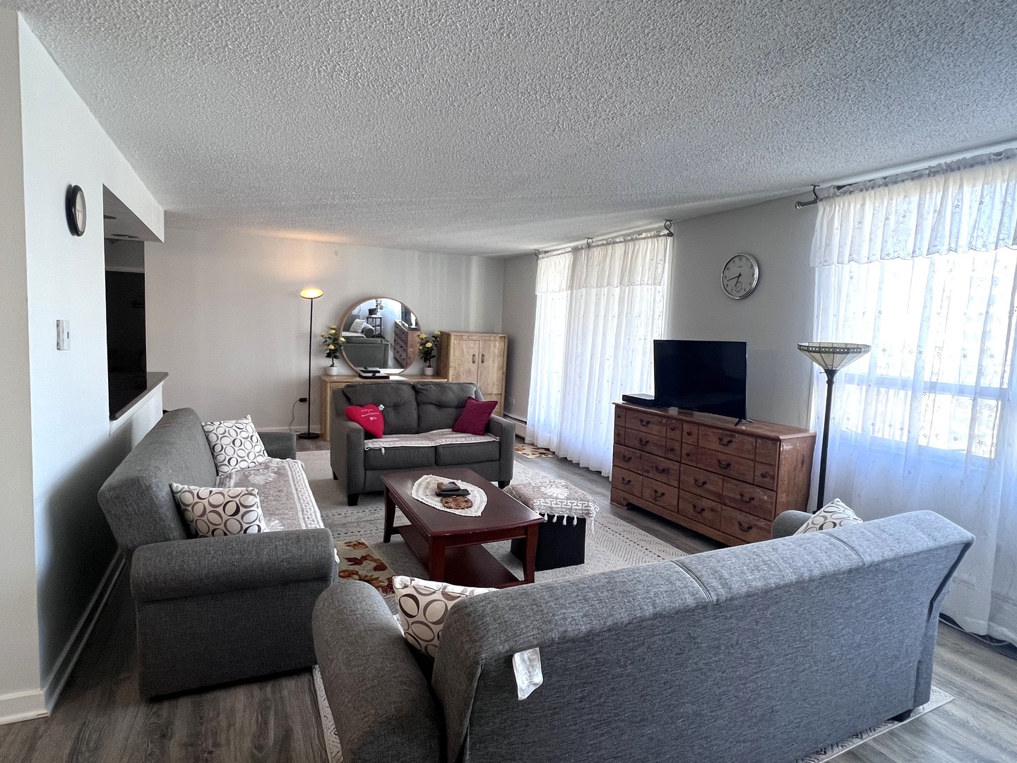 8809 Golf Rd #7H Niles, IL 60714