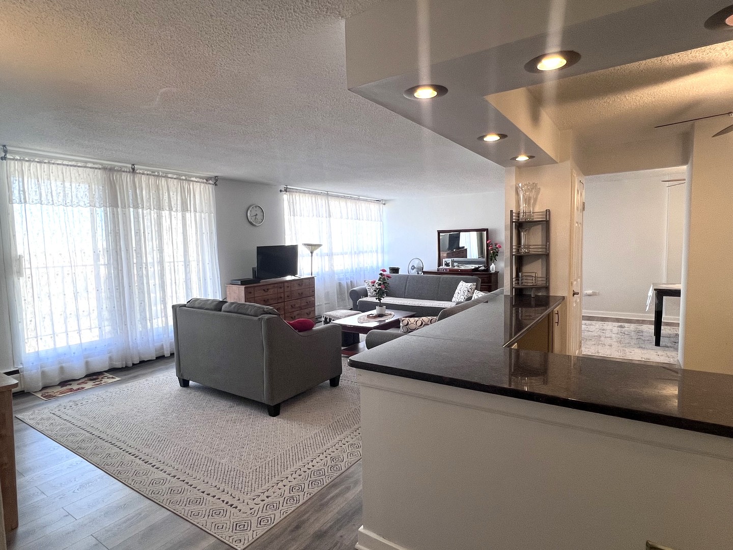 8809 Golf Rd #7H Niles, IL 60714