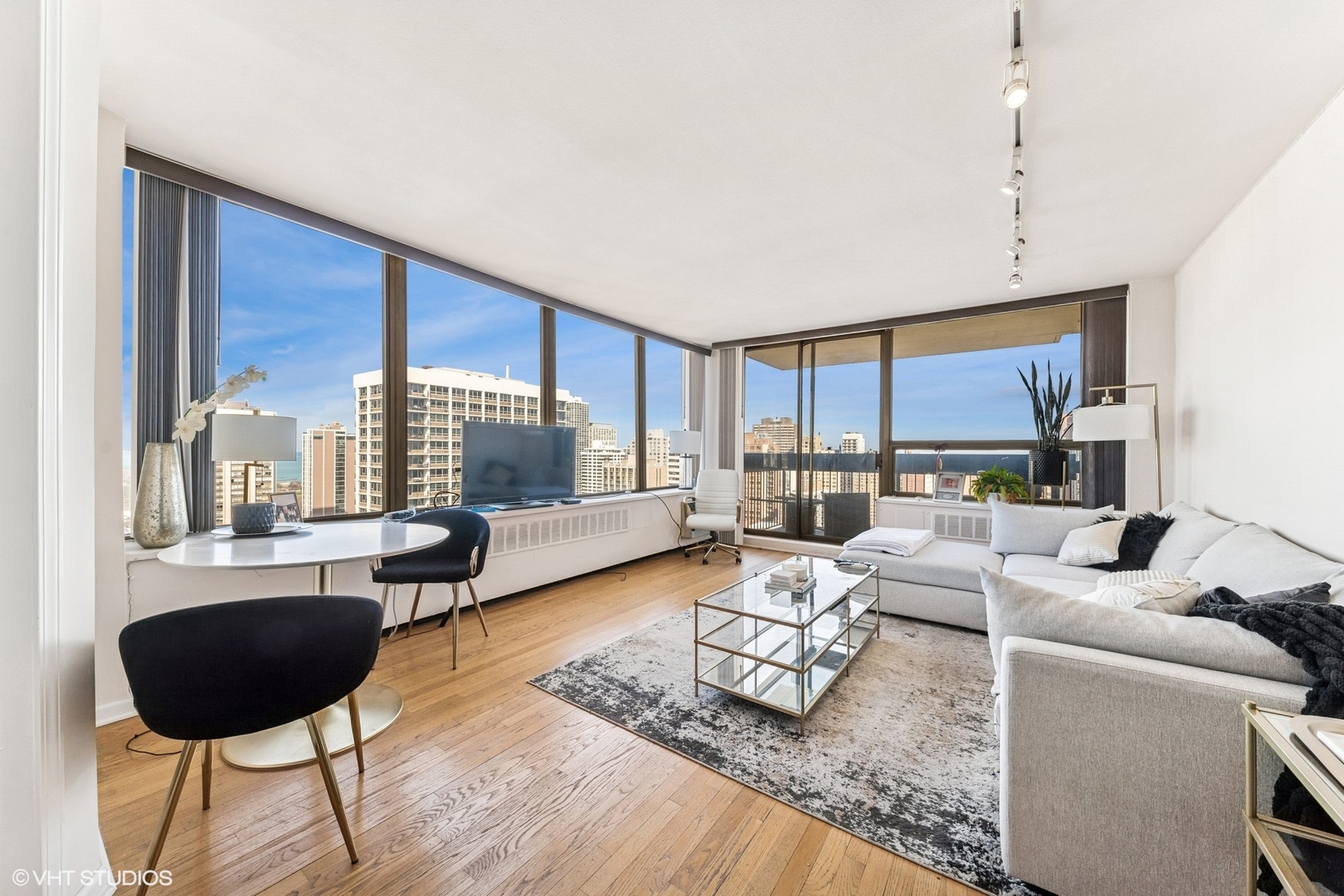 1355 N sandburg Ter #2608