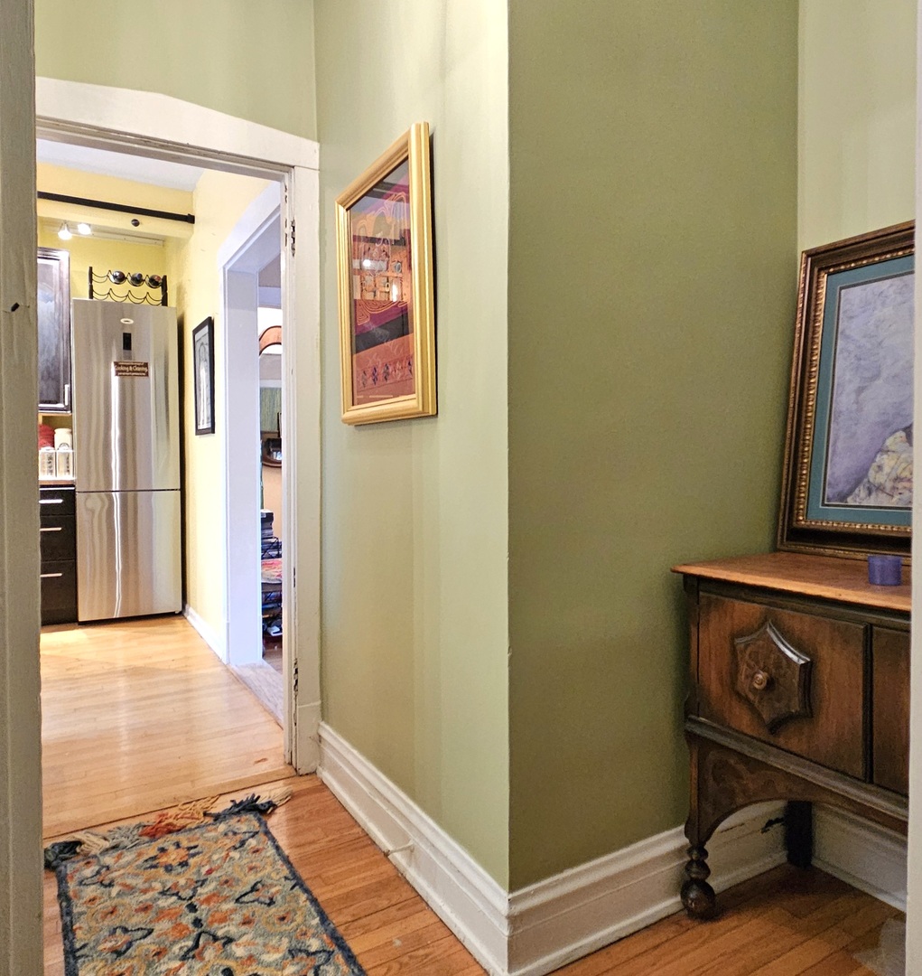 924 Wesley Ave #2 Oak Park, IL 60304