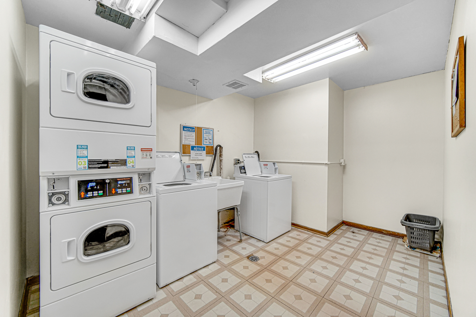 903 Elder Rd #7 Homewood, IL 60430