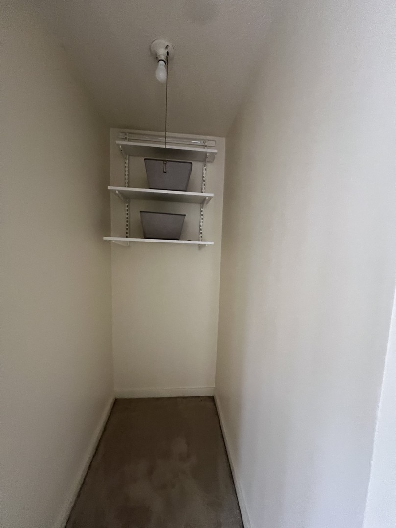 6700 S South Shr Dr #2G Chicago, IL 60649