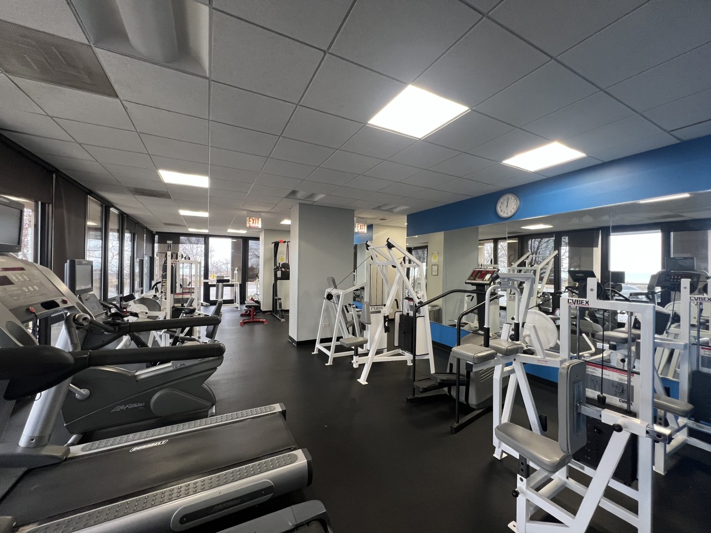 6700 S South Shr Dr #2G Chicago, IL 60649