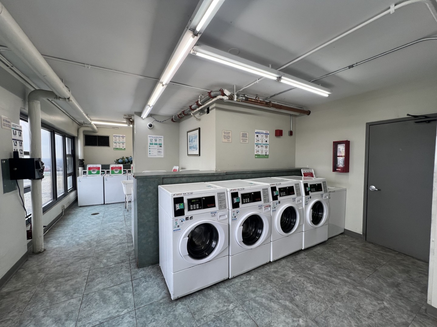 6700 S South Shr Dr #2G Chicago, IL 60649