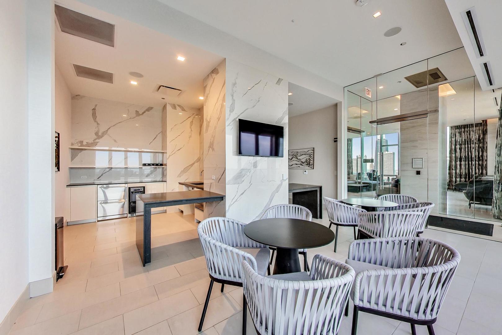 363 E Wacker Dr #5506 Chicago, IL 60601