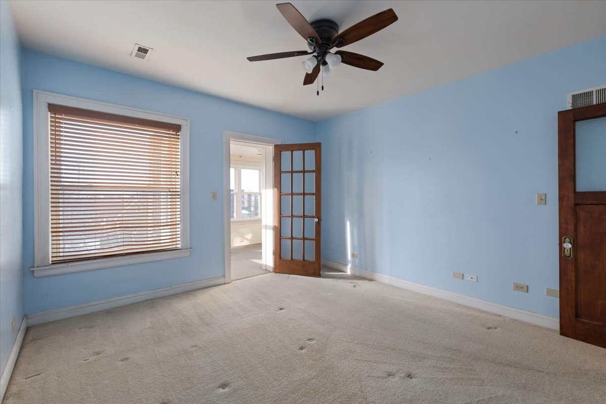 7216 S South Shr Dr #3 Chicago, IL 60649