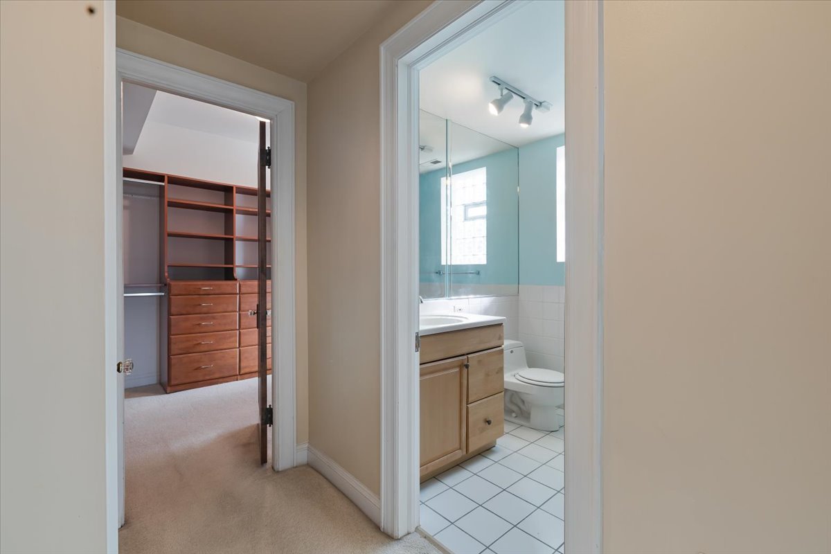 7216 S South Shr Dr #3 Chicago, IL 60649