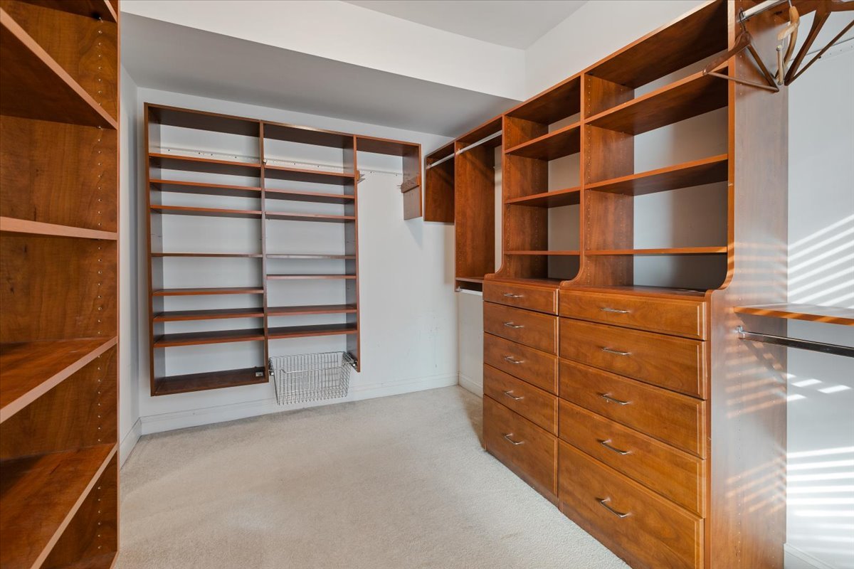 7216 S South Shr Dr #3 Chicago, IL 60649