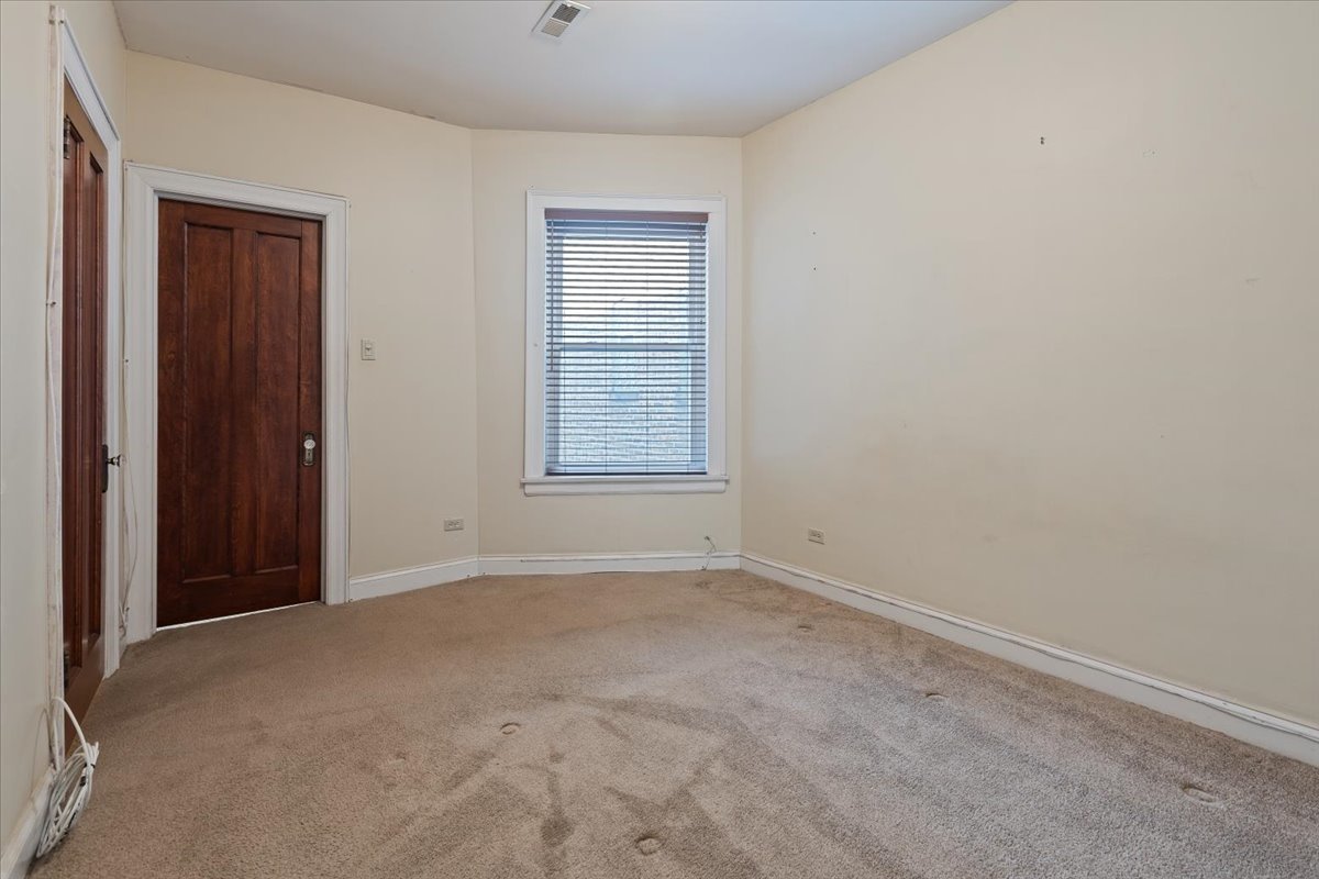 7216 S South Shr Dr #3 Chicago, IL 60649