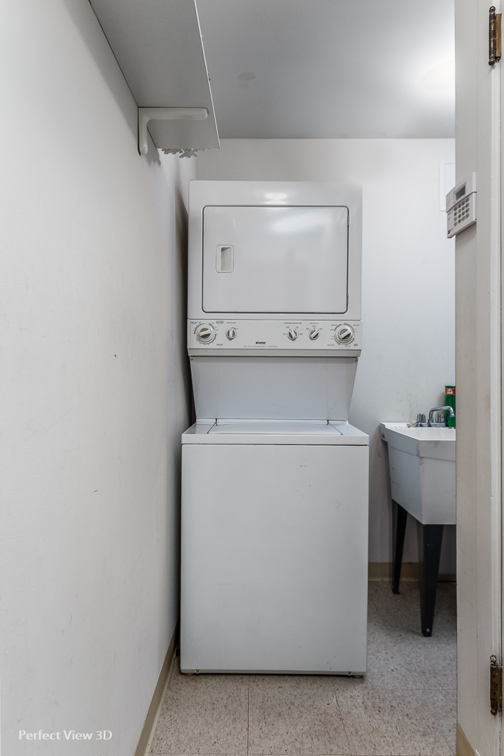 7216 S South Shr Dr #3 Chicago, IL 60649