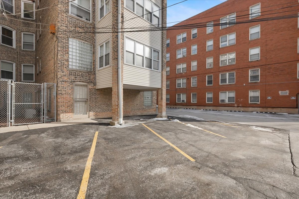 7216 S South Shr Dr #3 Chicago, IL 60649