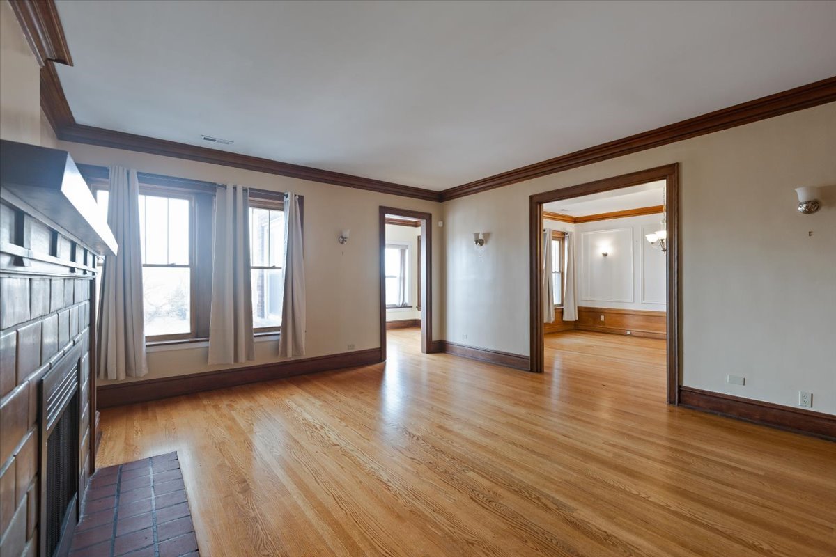 7216 S South Shr Dr #3 Chicago, IL 60649