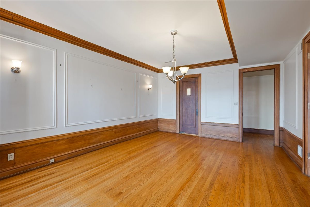 7216 S South Shr Dr #3 Chicago, IL 60649