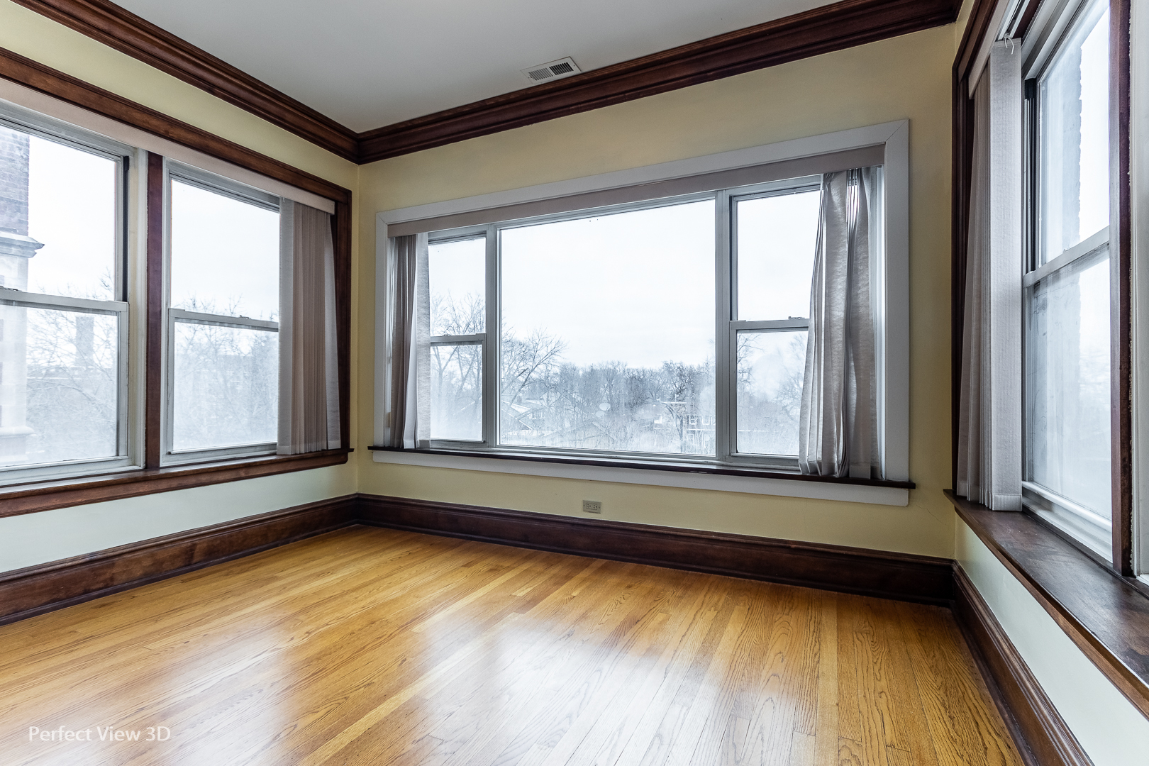 7216 S South Shr Dr #3 Chicago, IL 60649