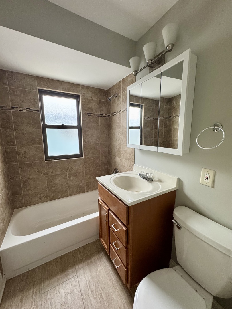 1317 N Raynor Ave Joliet, IL 60435