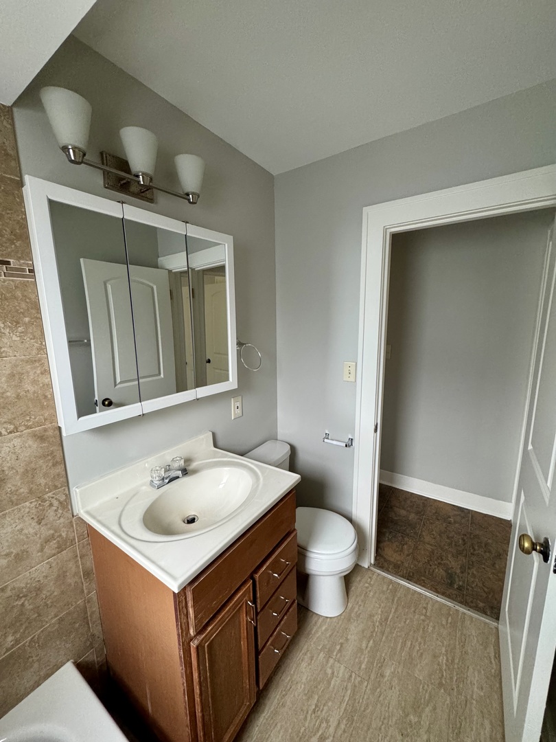 1317 N Raynor Ave Joliet, IL 60435