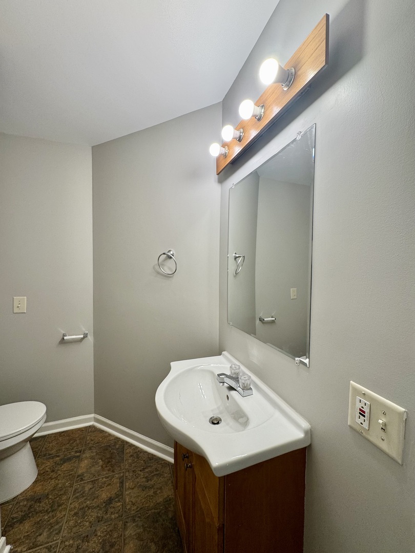 1317 N Raynor Ave Joliet, IL 60435